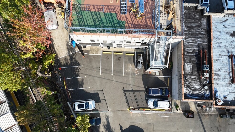 2100 Clove Rd, Staten Island, NY à louer - Photo du bâtiment - Image 3 de 18