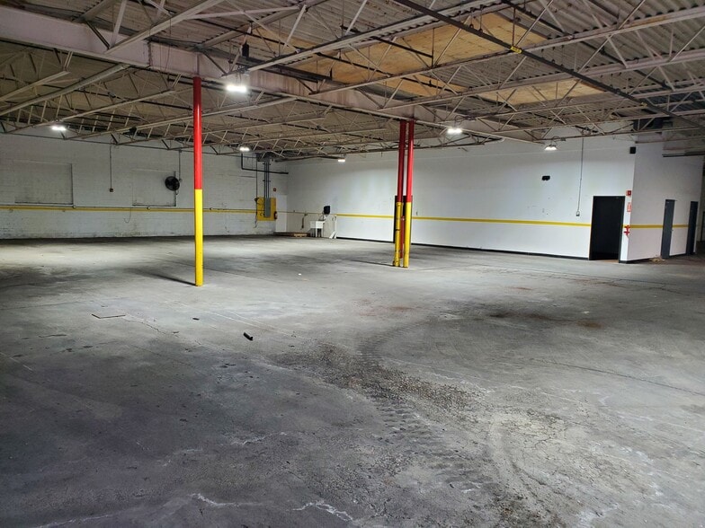 336 Weir St, Taunton, MA for lease - Building Photo - Image 3 of 14
