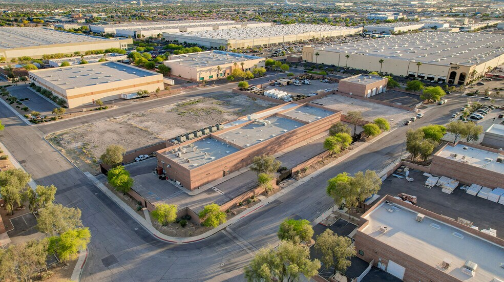 3443 Neeham Rd, North Las Vegas, NV à louer - Photo du bâtiment - Image 3 de 7