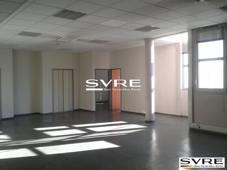 Office in Marseille for lease - Interior Photo - Image 1 of 5