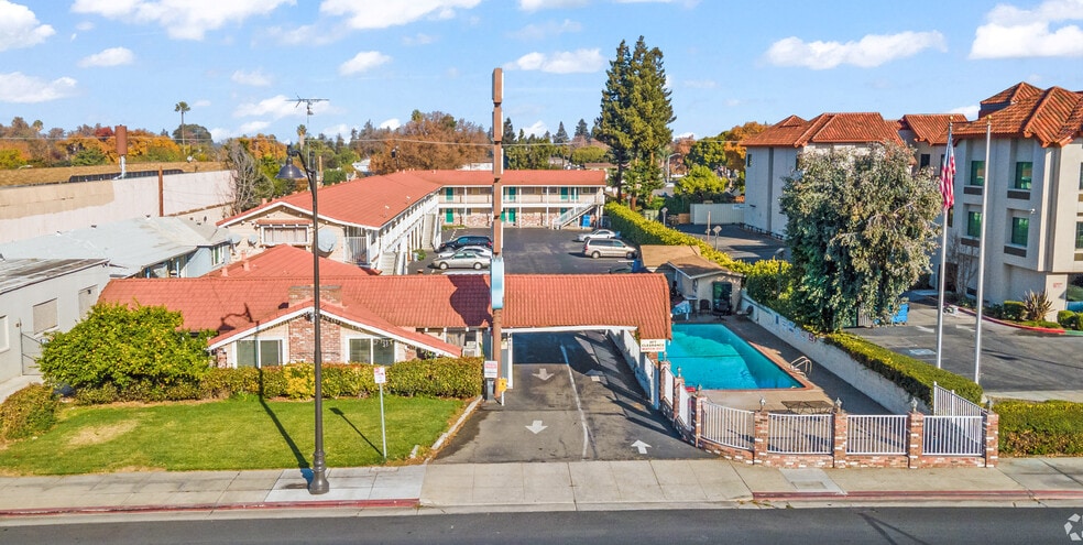 2465 El Camino Real, Santa Clara, CA for sale - Building Photo - Image 3 of 26