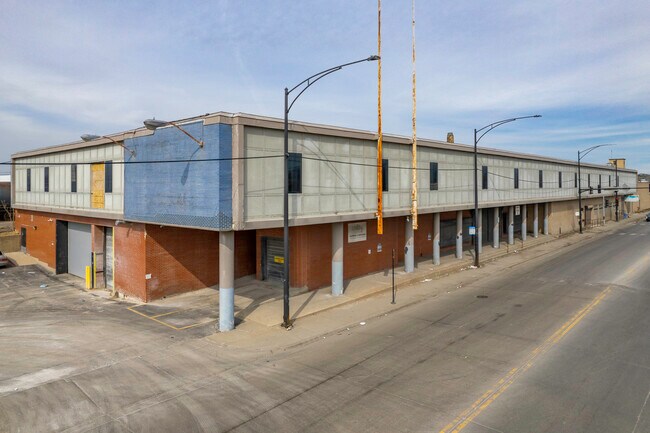 More details for 500 N Pulaski Rd, Chicago, IL - Industrial for Lease