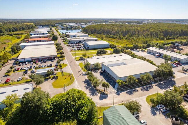 Plus de détails pour 11052 Challenger Ave, Odessa, FL - Industriel à louer