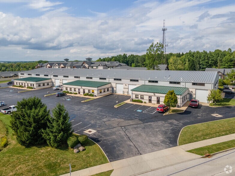 4270-4282 Hudson Dr, Stow, OH à louer - Photo du bâtiment - Image 2 de 12