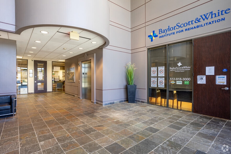 500 W Whitestone Blvd, Cedar Park, TX for lease - Building Photo - Image 3 of 4