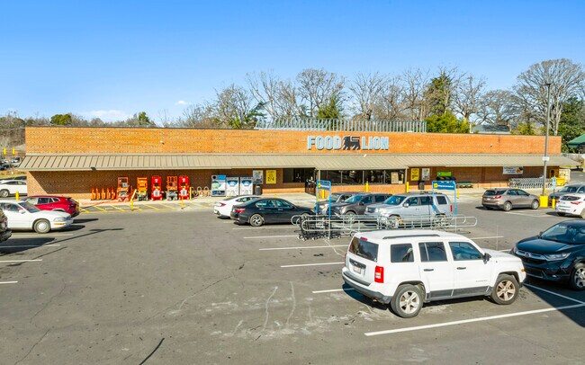 Plus de détails pour 947 Davie Ave, Statesville, NC - Commerce de détail à vendre