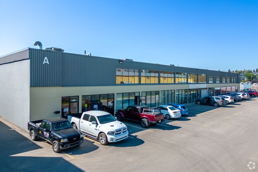 624 Beaver Dam Rd NE, Calgary, AB à vendre - Photo du bâtiment - Image 1 de 1