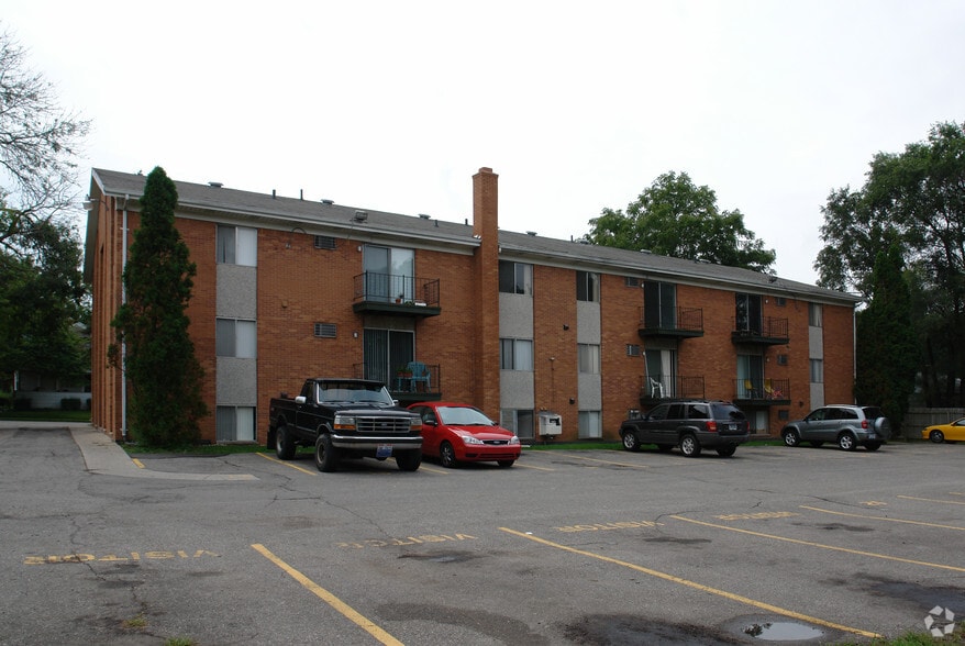 401 E Willard Ave, Lansing, MI à vendre - Photo du bâtiment - Image 2 de 2