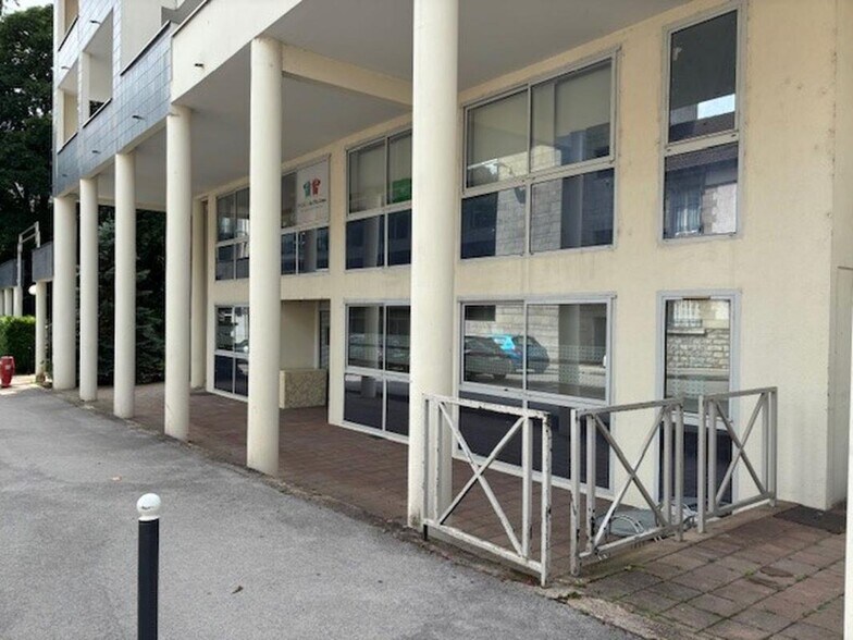 5 Rue Charles Krug, Besançon for sale - Building Photo - Image 3 of 8