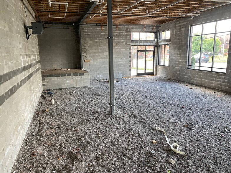 201 W 5th Ave, Knoxville, TN à louer - Photo intérieure - Image 2 de 9