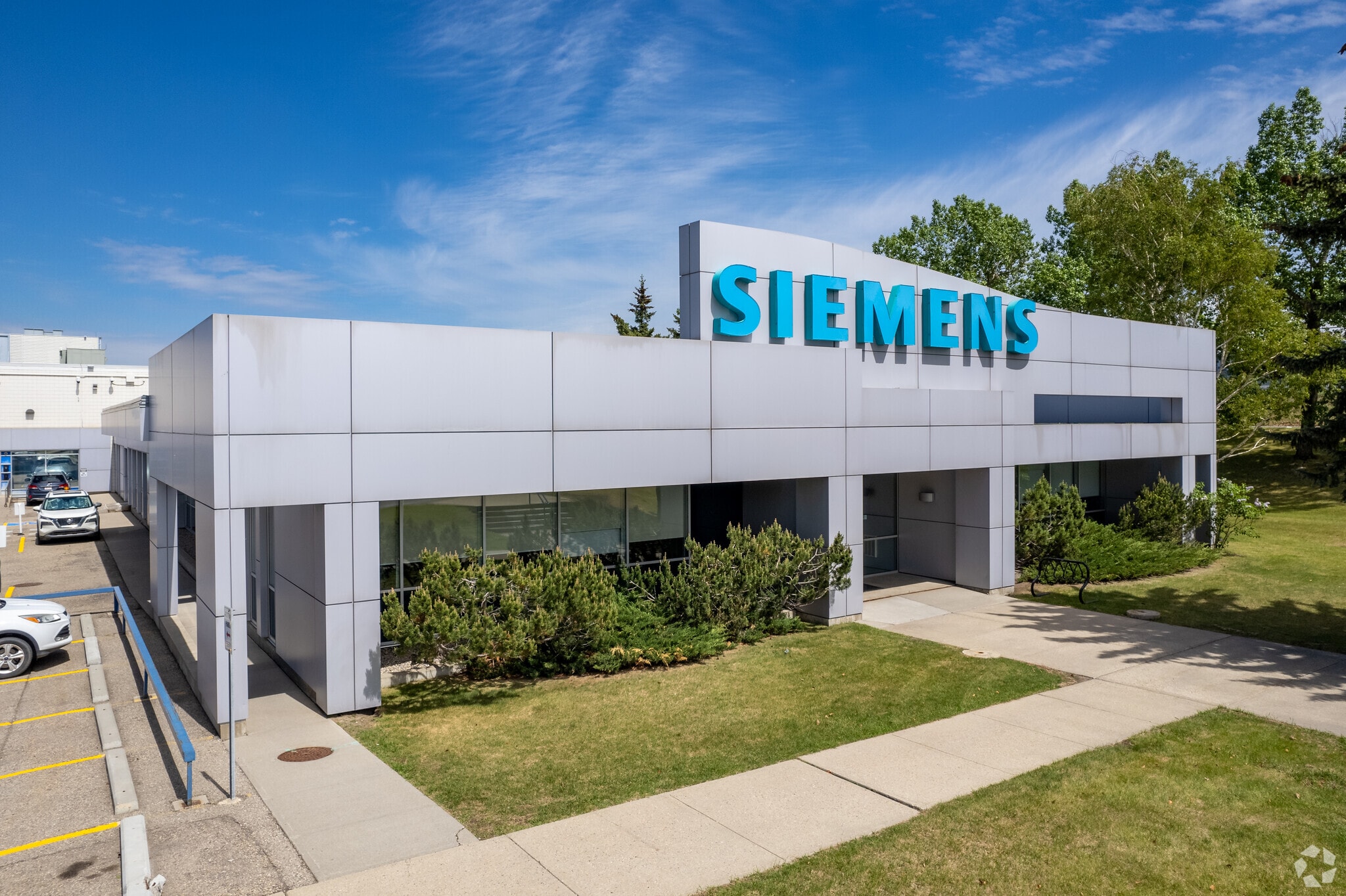 1930 Maynard Rd SE, Calgary, AB for lease Primary Photo- Image 1 of 6