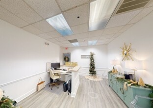 759 SW Federal Hwy, Stuart, FL for lease Matterport 3D Scan- Image 1 of 11