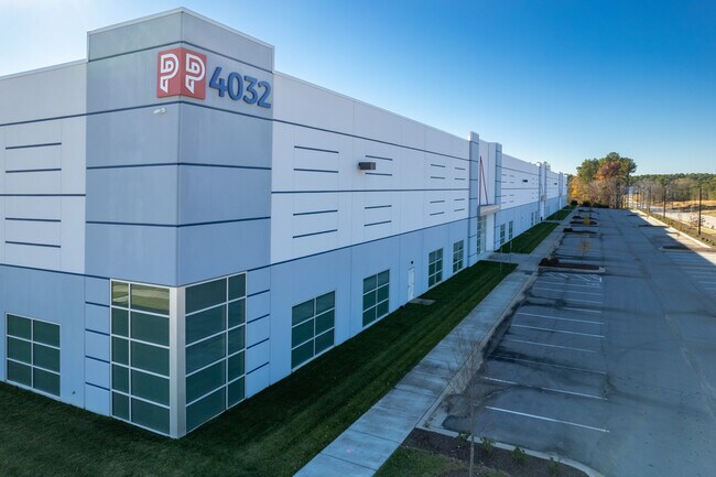 Plus de détails pour 4032 Patriot Dr, Durham, NC - Industriel à louer