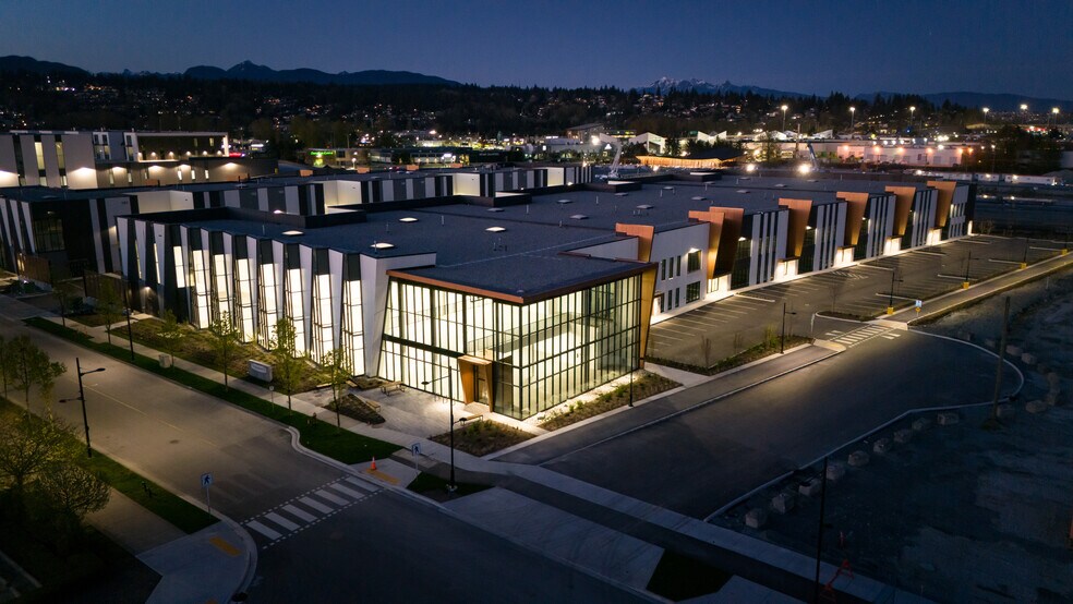 7 King Edward St, Coquitlam, BC à louer - Photo du bâtiment - Image 3 de 11