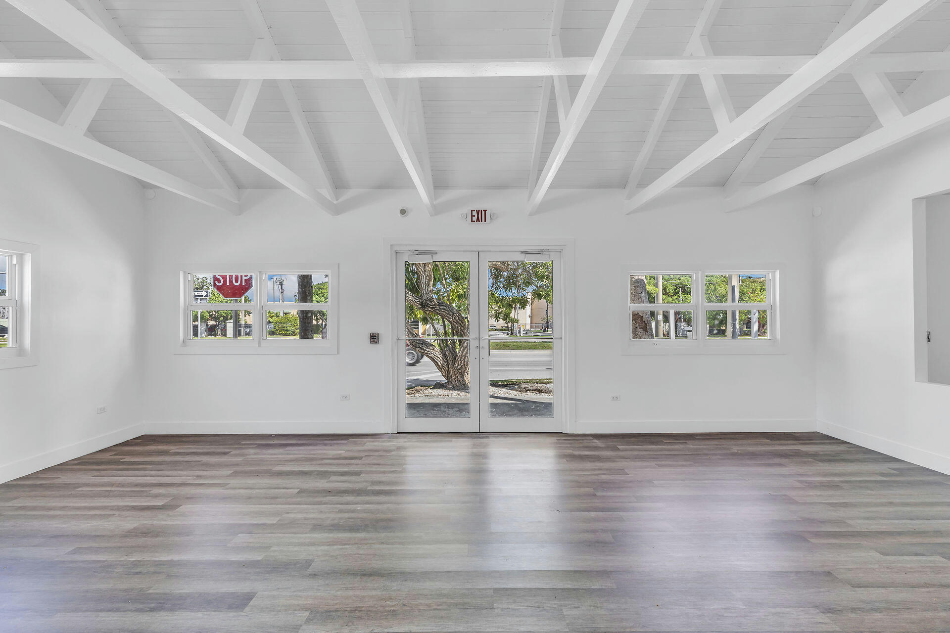 91625 Overseas hwy, Tavernier, FL for lease Interior Photo- Image 1 of 25