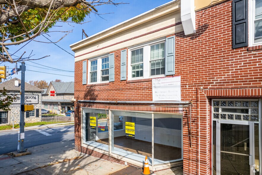 623 W Lancaster Ave, Wayne, PA à vendre - Photo du bâtiment - Image 3 de 5
