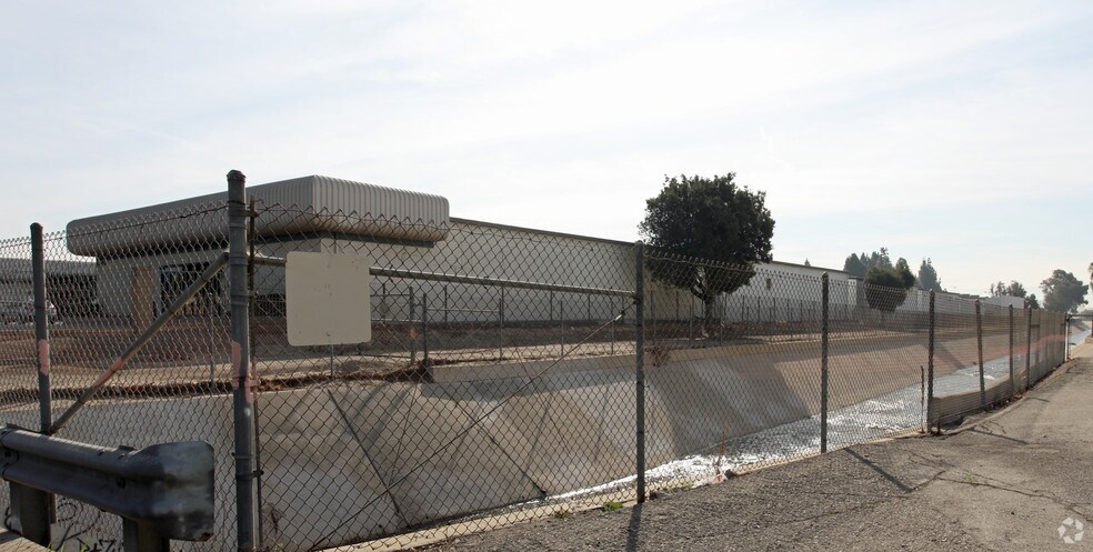 1504-1506 E Francis St, Ontario, CA for lease - Building Photo - Image 2 of 4