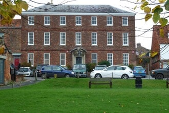 1 The Green, Marlborough à louer Photo du bâtiment- Image 2 de 7