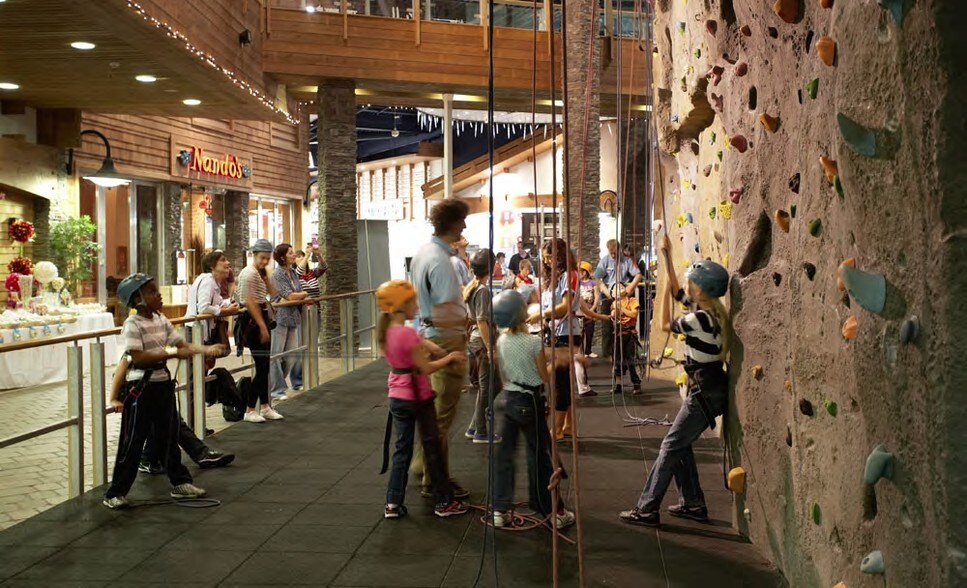 7 Trafford Way, Manchester for lease - Interior Photo - Image 2 of 9