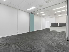 15 Station Rd, Logan Central for lease Interior Photo- Image 1 of 8