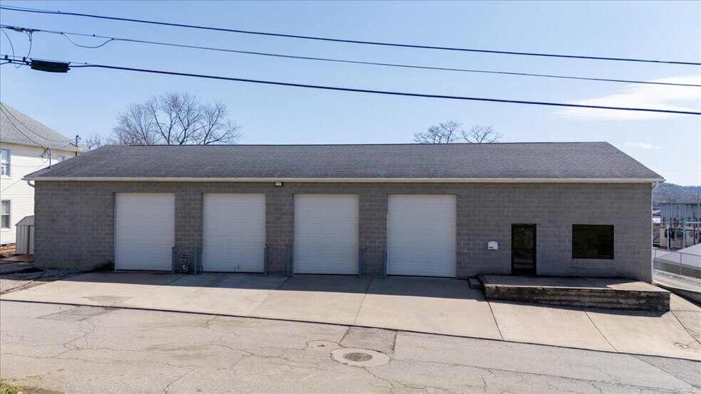 705 7th St, Parkersburg, WV à vendre - Photo du bâtiment - Image 2 de 17