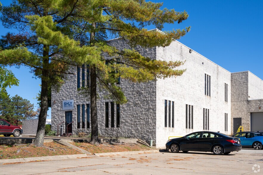 1489 Kelly Ave, Akron, OH à louer - Photo du bâtiment - Image 3 de 3
