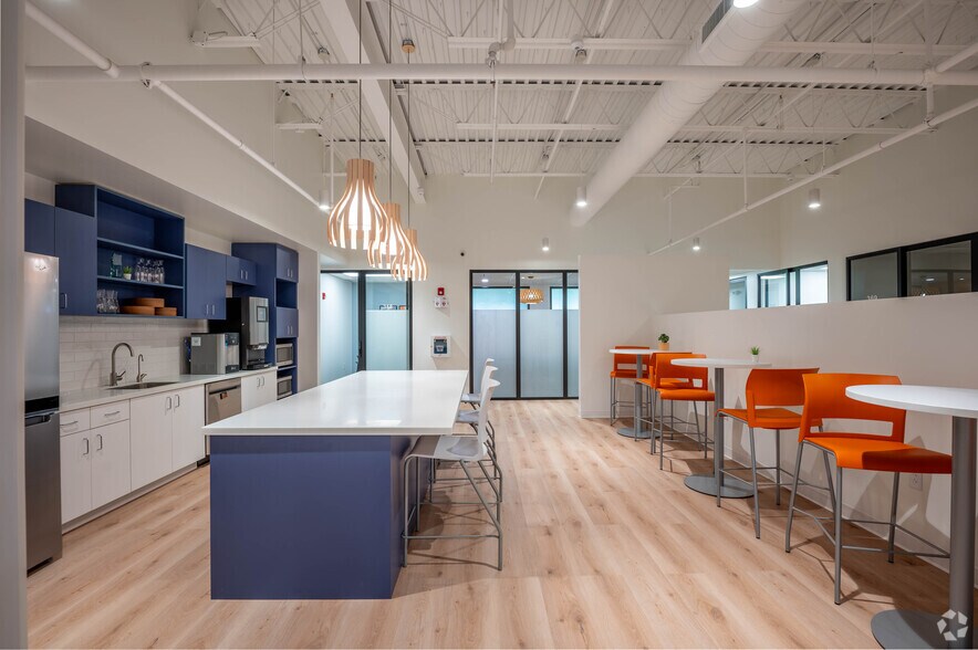 550 Congressional Blvd, Carmel, IN à louer - Photo intérieure - Image 2 de 23