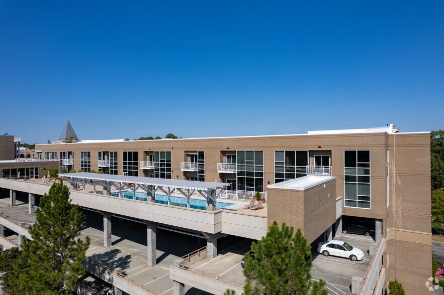 4000 Environ Way, Chapel Hill, NC à louer - Photo du bâtiment - Image 2 de 6