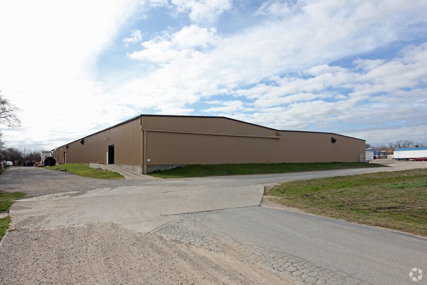 2801 N Old Us Hwy 75, Ennis, TX à louer - Photo du bâtiment - Image 2 de 5
