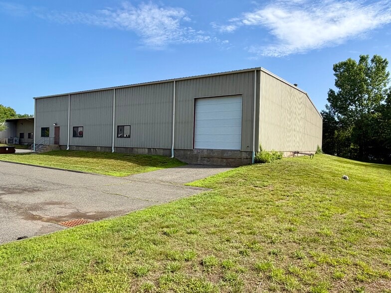 6 Industrial Pky, Easthampton, MA for lease - Building Photo - Image 3 of 5