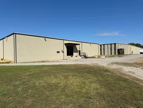400 Rivers Rd, Centerville, TN for lease Building Photo- Image 1 of 2