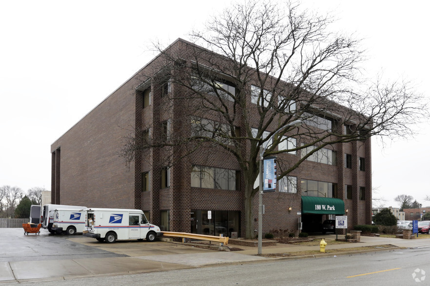 180 W Park Ave, Elmhurst, IL for lease - Building Photo - Image 2 of 3