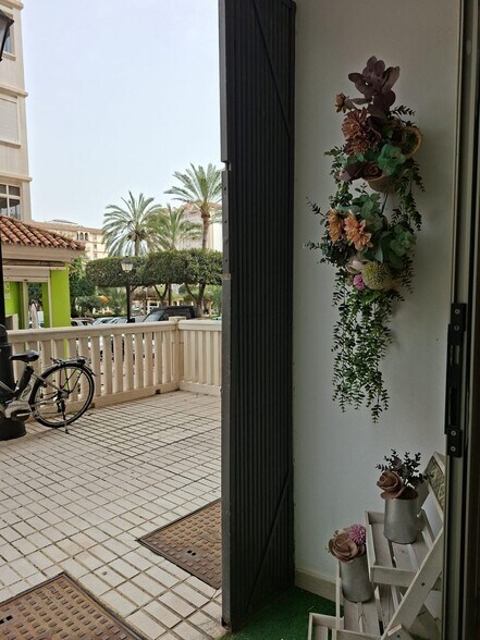 Retail in Fuengirola, Málaga for lease - Building Photo - Image 3 of 16