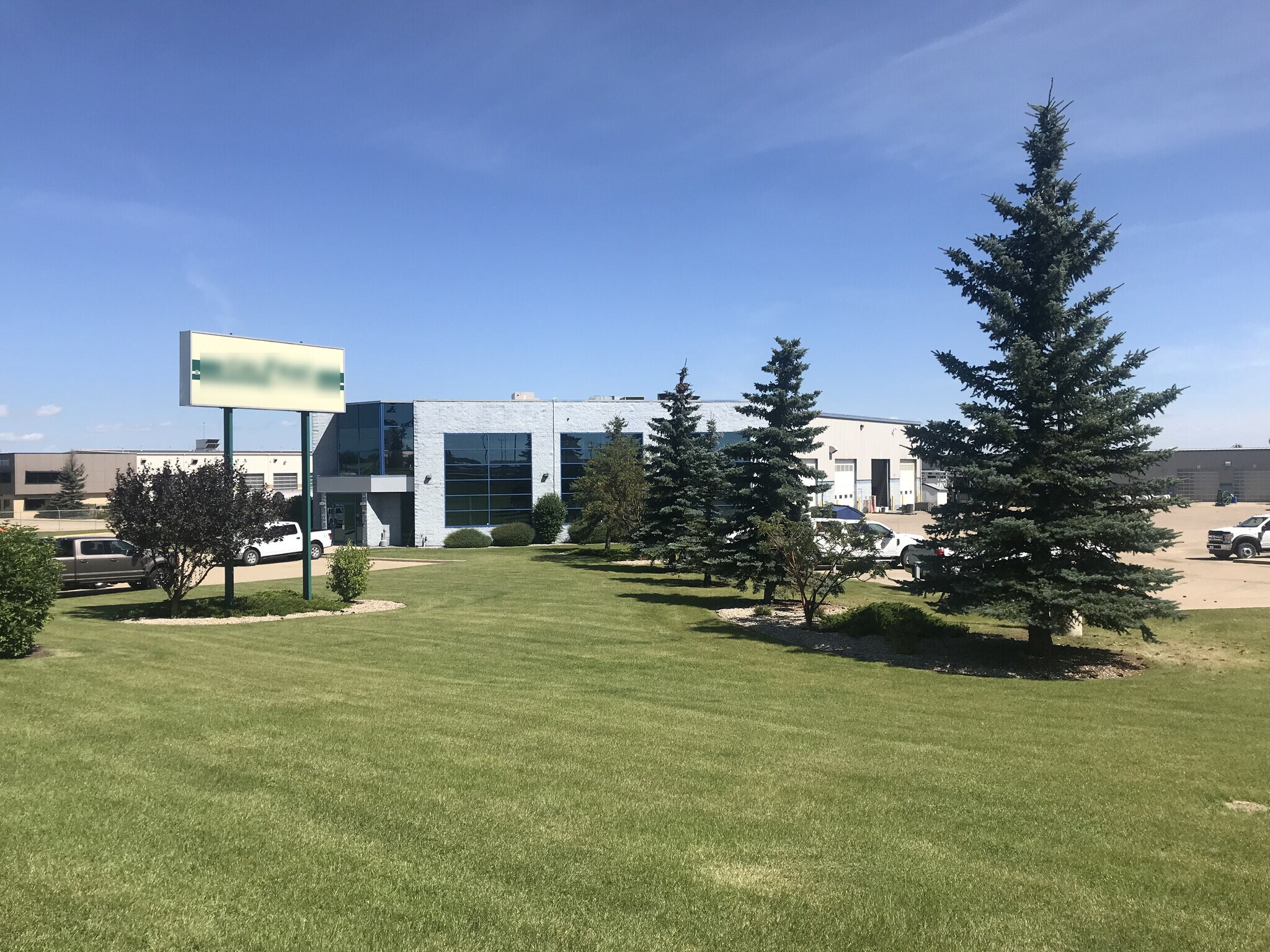 8014 Edgar Industrial Cres, Red Deer, AB for sale Primary Photo- Image 1 of 1
