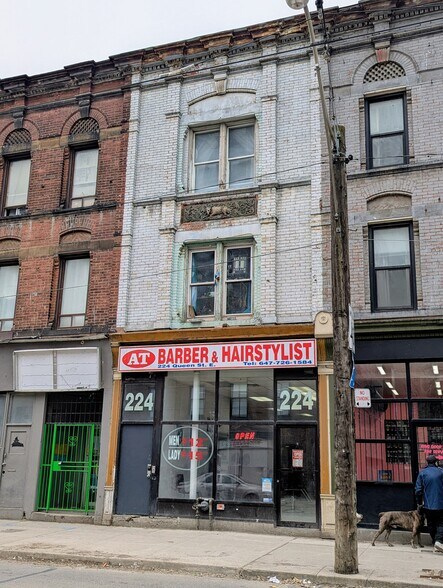 224 Queen St E, Toronto, ON à vendre - Photo du bâtiment - Image 2 de 3