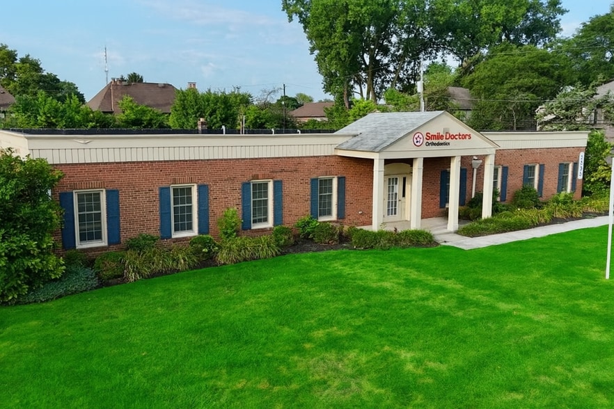 1535 Old Henderson Rd, Columbus, OH for lease - Building Photo - Image 2 of 3