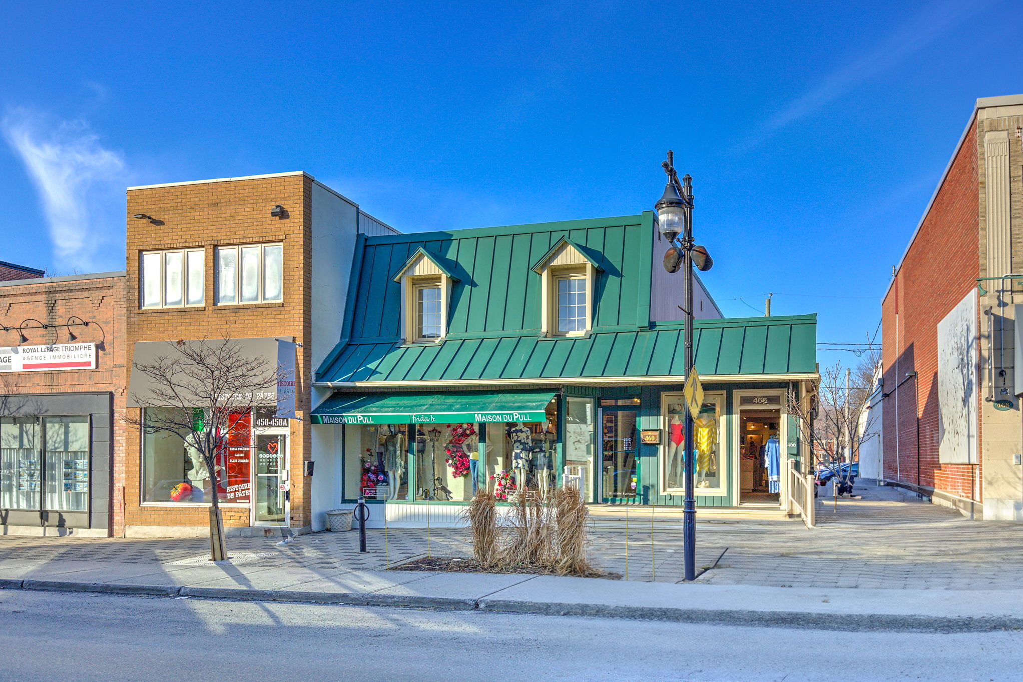 460 Av Victoria, Saint-lambert, QC for sale Primary Photo- Image 1 of 1