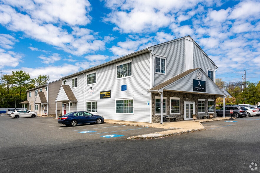 1626 US Highway 130, North Brunswick, NJ à louer - Photo du bâtiment - Image 2 de 10