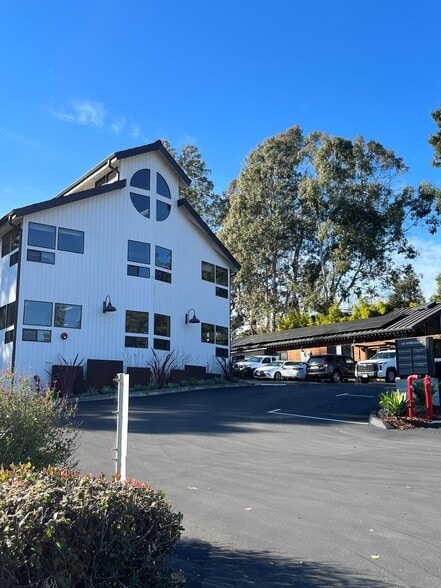 335 Spreckels Dr, Aptos, CA à louer - Photo du bâtiment - Image 1 de 17