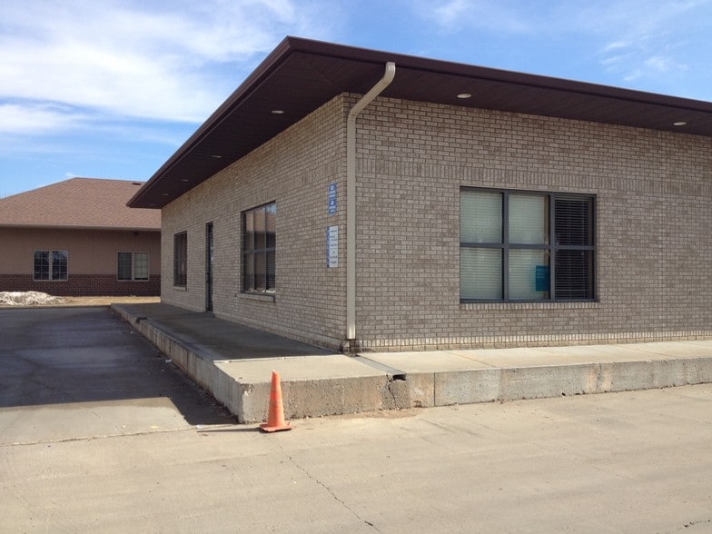 3212 14th Ave S, Fargo, ND for lease - Primary Photo - Image 1 of 3