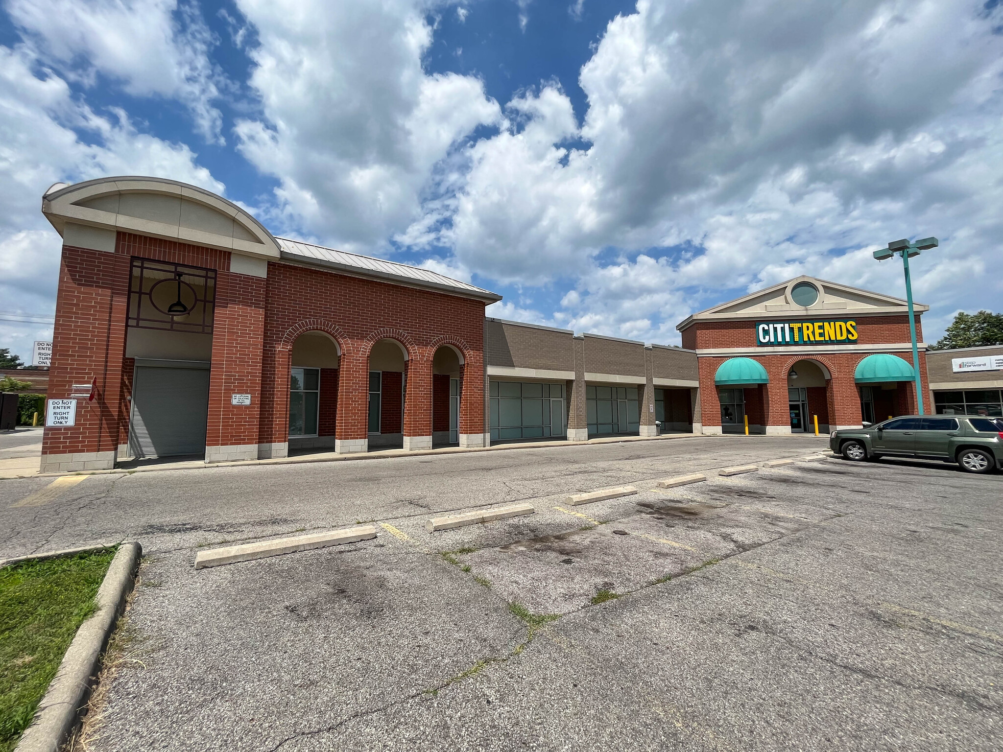 10519-10573 Saint Clair Ave, Cleveland, OH for lease Building Photo- Image 1 of 8