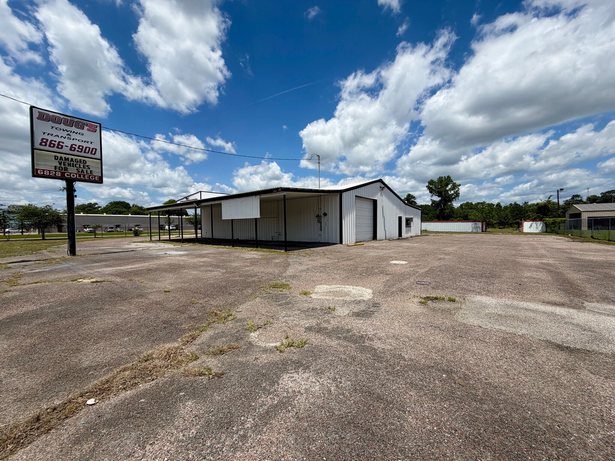 6828 College, Beaumont, TX for lease Primary Photo- Image 1 of 26
