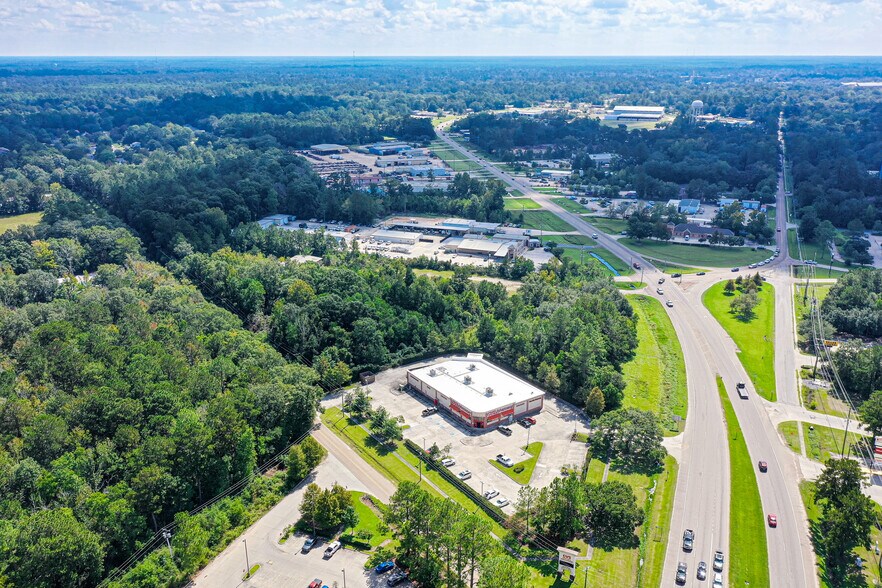 2101 N Collins Blvd, Covington, LA à vendre - Photo du bâtiment - Image 2 de 14