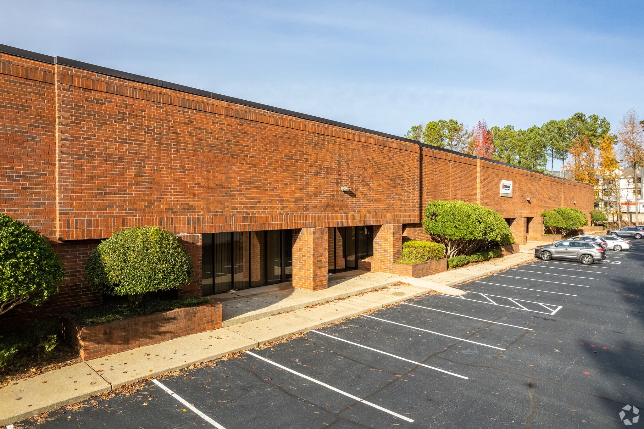 5425 Peachtree Industrial Blvd, Peachtree Corners, GA for lease Primary Photo- Image 1 of 5