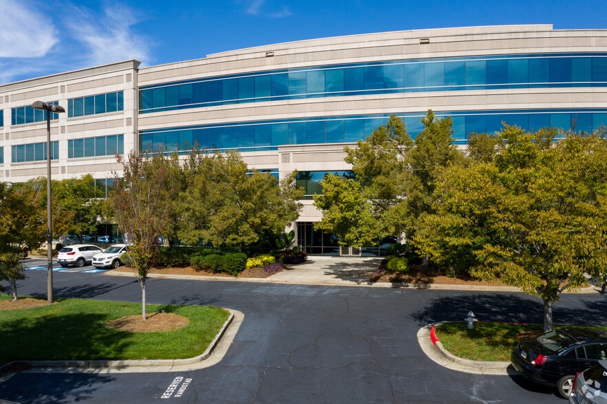 925 North Point Pky, Alpharetta, GA for lease - Building Photo - Image 3 of 38