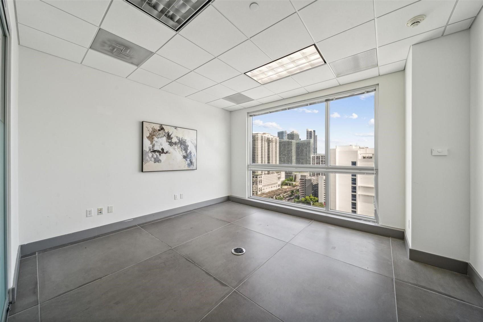 175 SW 7th St, Miami, FL for lease Interior Photo- Image 1 of 3