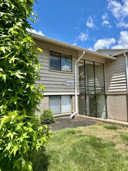 11223 Cornell Park Dr portefeuille de 2 propriétés à vendre sur LoopNet.ca - Photo du bâtiment - Image 3 de 16