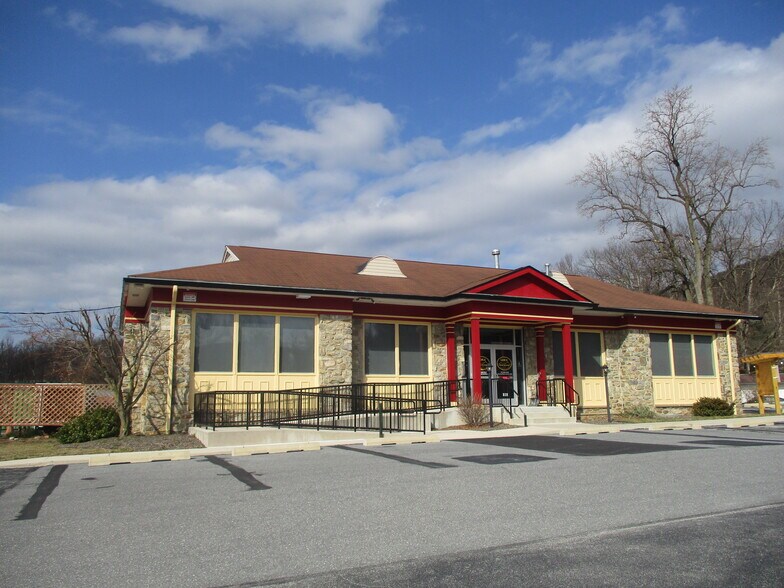 11973 Buchanan Trl E, Waynesboro, PA à vendre - Photo du bâtiment - Image 2 de 6