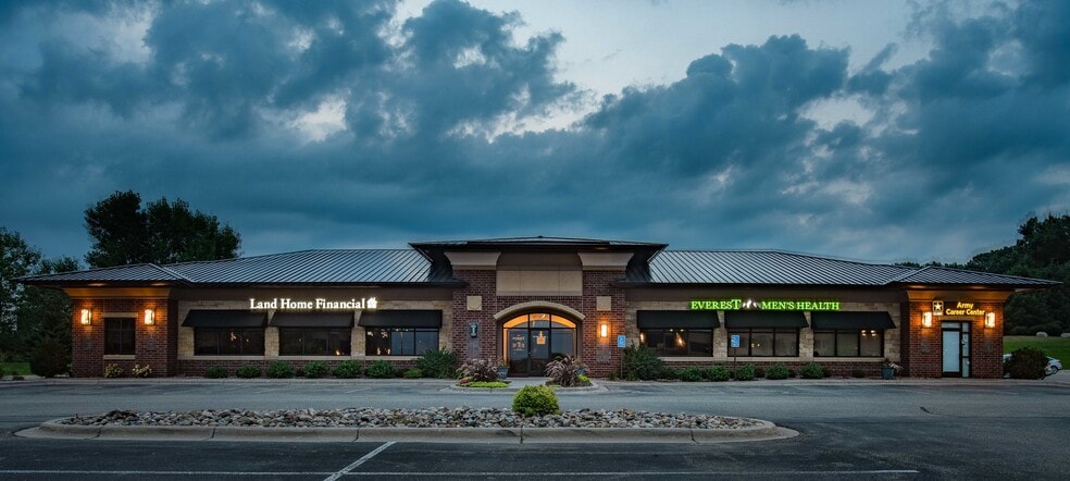 611 Bielenberg Dr, Woodbury, MN for lease - Building Photo - Image 1 of 13