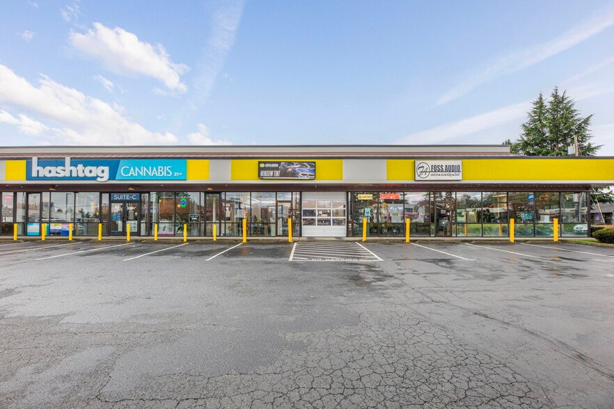 10 SE Everett Mall Way, Everett, WA à louer - Photo du bâtiment - Image 3 de 16